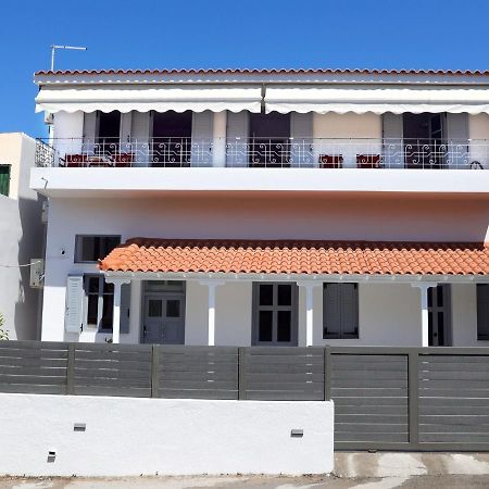 Axs First Floor Apartment Aegina Town Exteriör bild