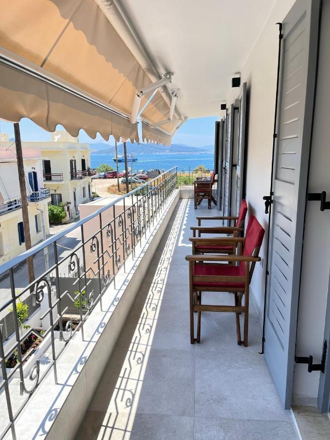 Axs First Floor Apartment Aegina Town Exteriör bild