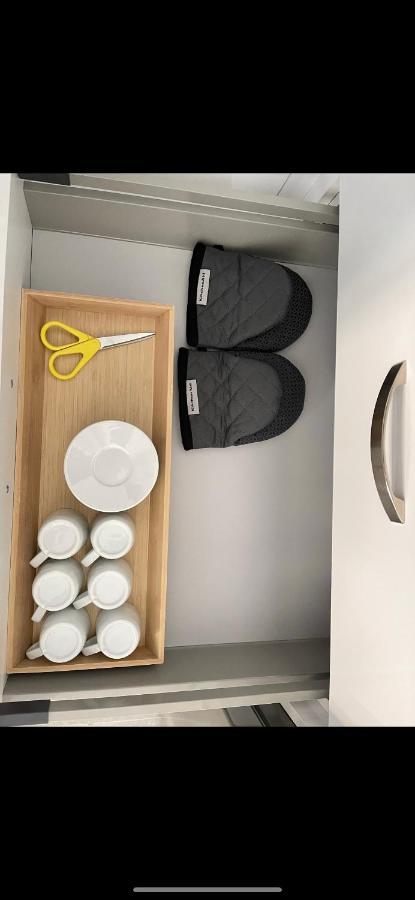 Axs First Floor Apartment Aegina Town Exteriör bild
